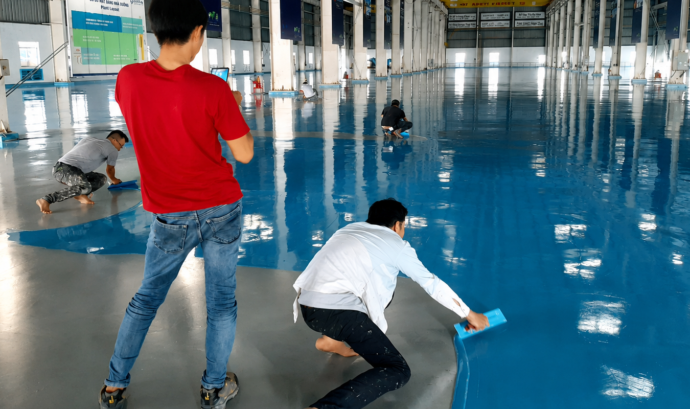 Thi công lớp bả Epoxy thứ nhất